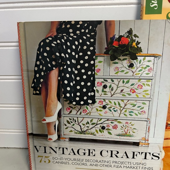 Lot of 3 Vintage Style Decorating Books Crafts Farmhouse Cottage decor - Picture 3 of 11